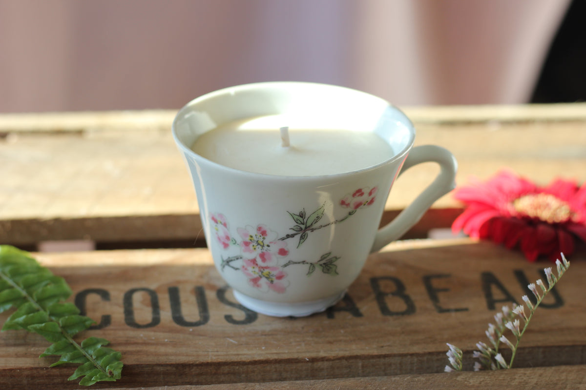 Bougie lilas - tasse