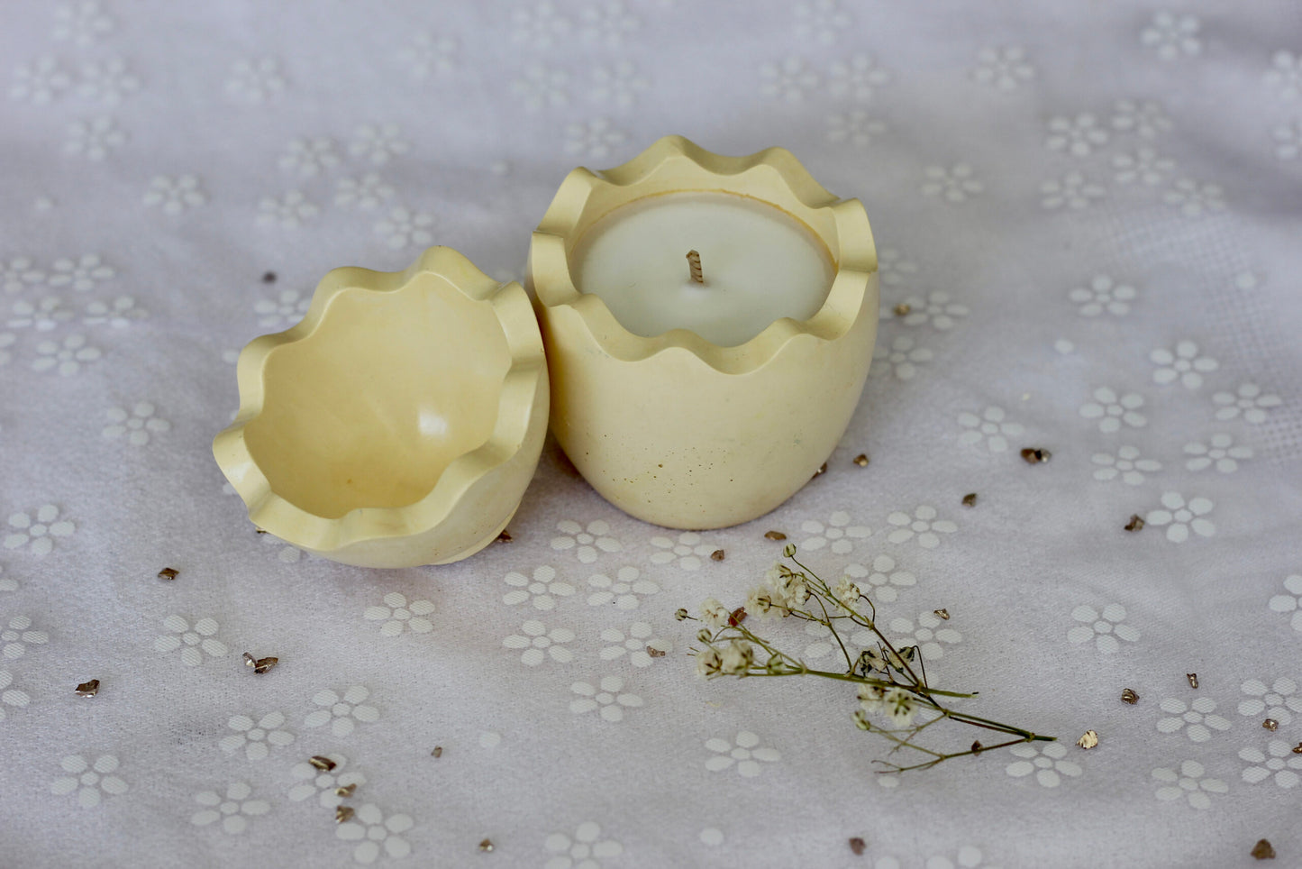Bougie œuf de Pâques - Parfum abricot-romarin