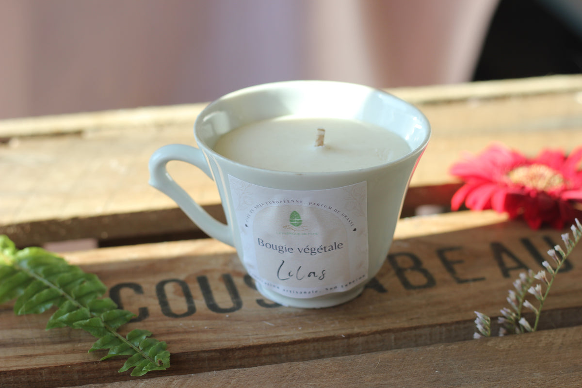 Bougie lilas - tasse